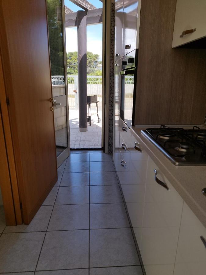 Casa Vacanze Il Sorriso Di Emi Torre Suda Bagian luar foto