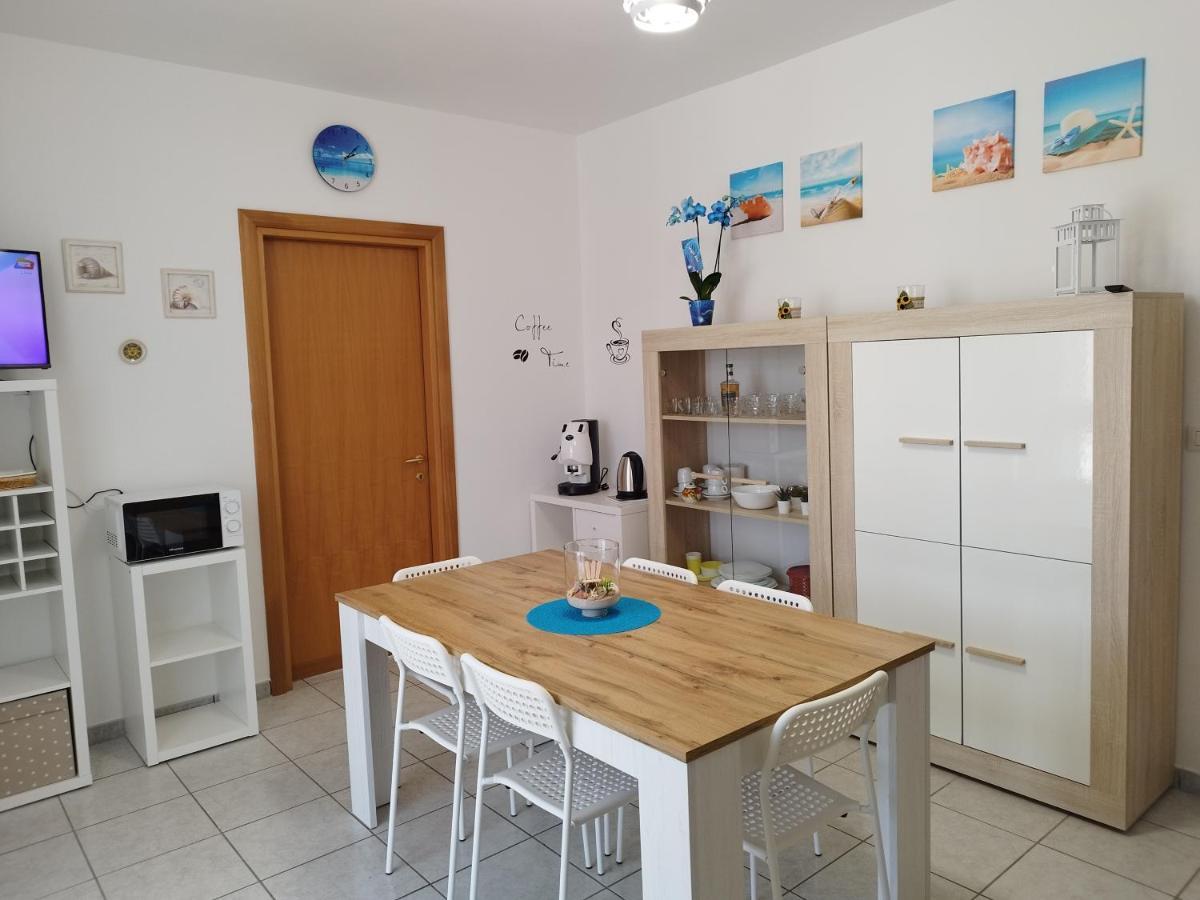 Casa Vacanze Il Sorriso Di Emi Torre Suda Bagian luar foto