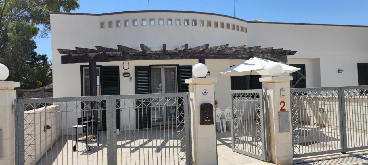 Casa Vacanze Il Sorriso Di Emi Torre Suda Bagian luar foto