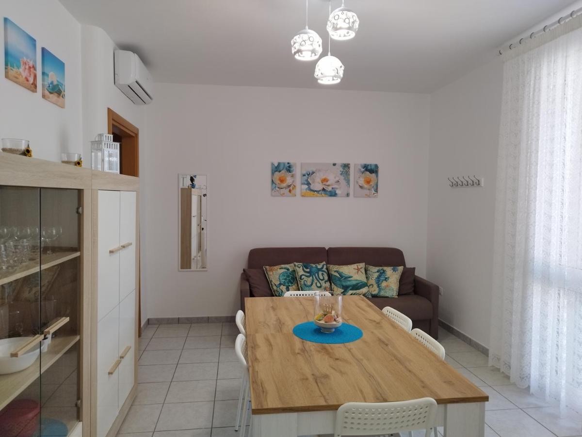 Casa Vacanze Il Sorriso Di Emi Torre Suda Bagian luar foto