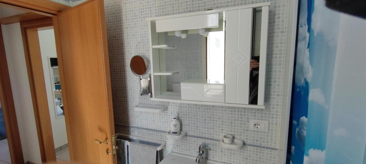 Casa Vacanze Il Sorriso Di Emi Torre Suda Bagian luar foto